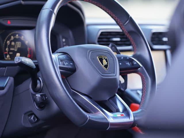 2022 Lamborghini Urus — detail
