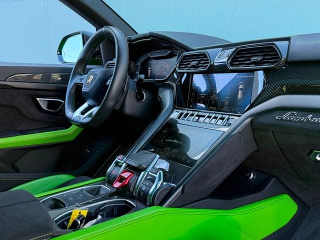 2021 Lamborghini Urus — detail
